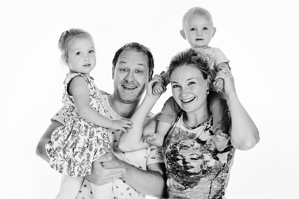 Familie reportage - Shoot - Suus FotoSjop - Buiten - Binnen - Gezin - Oldenzaal - Hengelo - Enschede - Haaksbergen - Borne - Denekamp - de Lutte