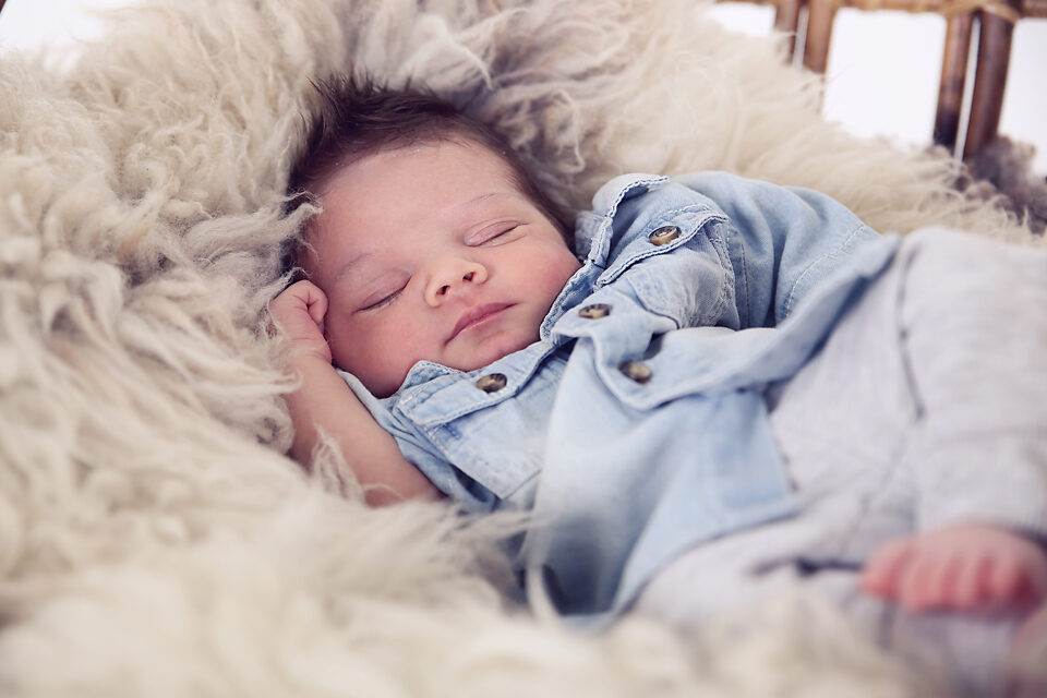 fotografie - Suus' FotoSjop - Oldenzaal - Enschede Hengelo - Twente - De Lutte - Denekamp - Borne - Losser - Almelo - Studio - Locatie - Portret - Spontaan - Newborn - Baby - Pasgeboren - Meisje - Jongen - Lifestyle - Fotograaf - Thuis - Lief zacht