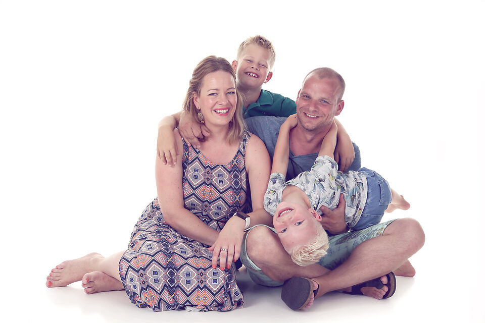 fotografie - Suus' FotoSjop - Oldenzaal - Enschede Hengelo - Twente - De Lutte - Denekamp - Borne - Losser - Almelo - Studio - Locatie - Familie - Broer - Zus - Ouders