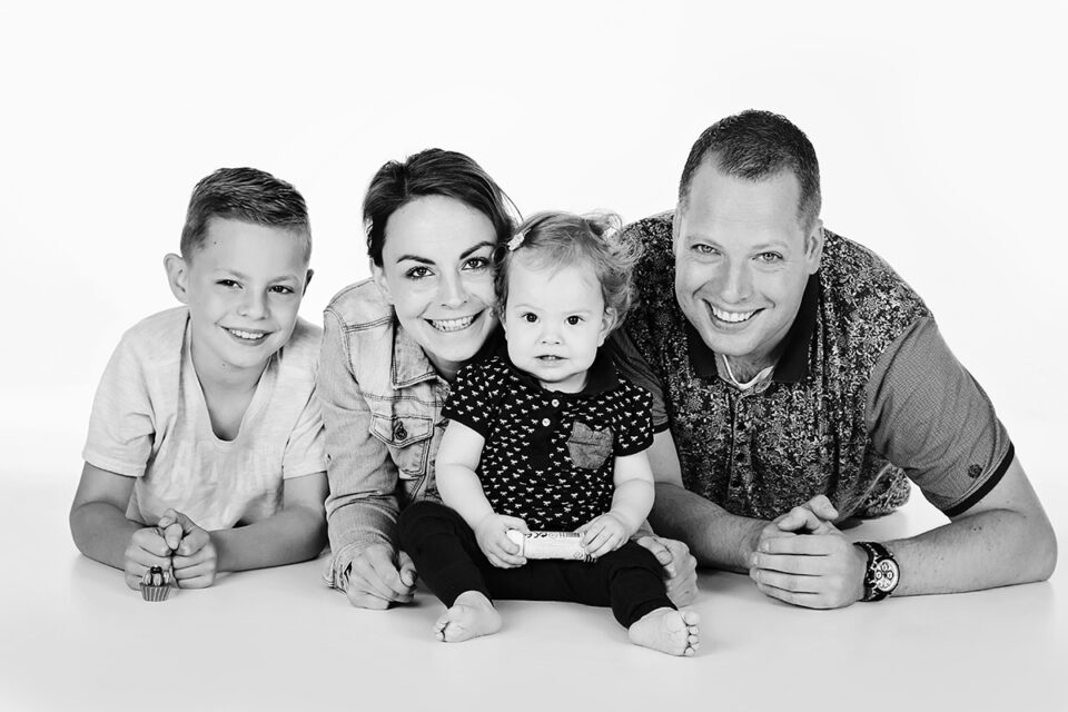 Familie reportage - Shoot - Suus FotoSjop - Buiten - Binnen - Gezin - Oldenzaal - Hengelo - Enschede - Haaksbergen - Borne - Denekamp - de Lutte