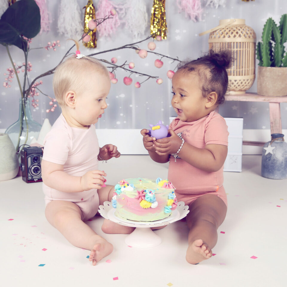 Fotografie - Suus' FotoSjop - Oldenzaal - Hengelo - Enschede - Lutte - Denekamp - Almelo - Fotograaf - Taartsnoetjes - Cake Smash - One year old - 1 jaar - Kids - Tipi's Taarten - Louise Bruggeman