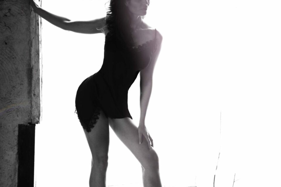 Fotografie - Suus' FotoSjop - Oldenzaal - Hengelo - Enschede - Lutte - Denekamp - Almelo - Fotograaf - Themashoot - Model - Portret - Boudoir shoot - Fotoshoot - Zwartwit - Fotografie - Sexy -Fotoshoot - Lingerie