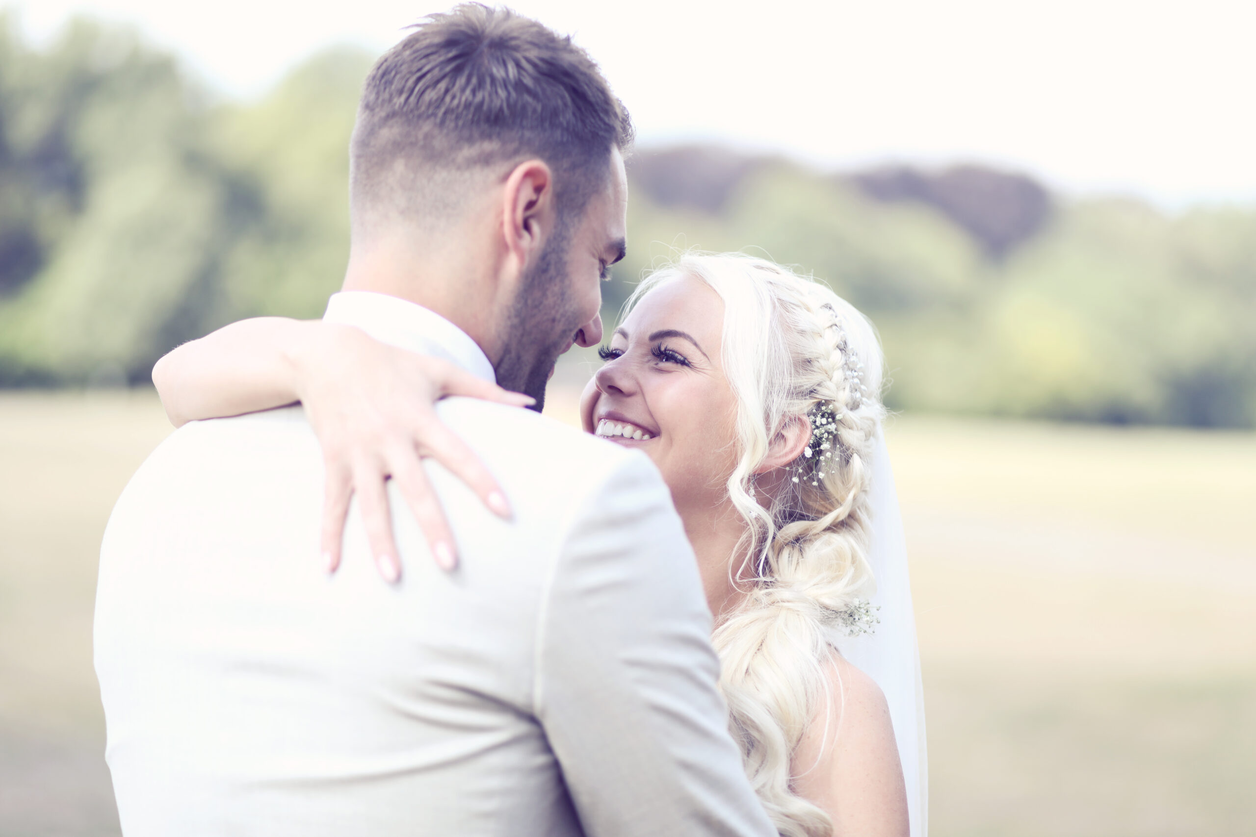 Fotografie - Suus' FotoSjop - Oldenzaal - Enschede Hengelo - Twente - De Lutte - Denekamp - Borne - Losser - Almelo - Studio - Locatie - Portret - Spontaan - Huwelijk - Bruid - Bruiloft - Liefde - Partner - Bruidegom - Trouwen - Wedding - Bruidsfotografie - Bruidsfotograaf - Huwelijkfotografie - Huwelijksfotograaf _ Weddingfotografie - Weddingfotograaf