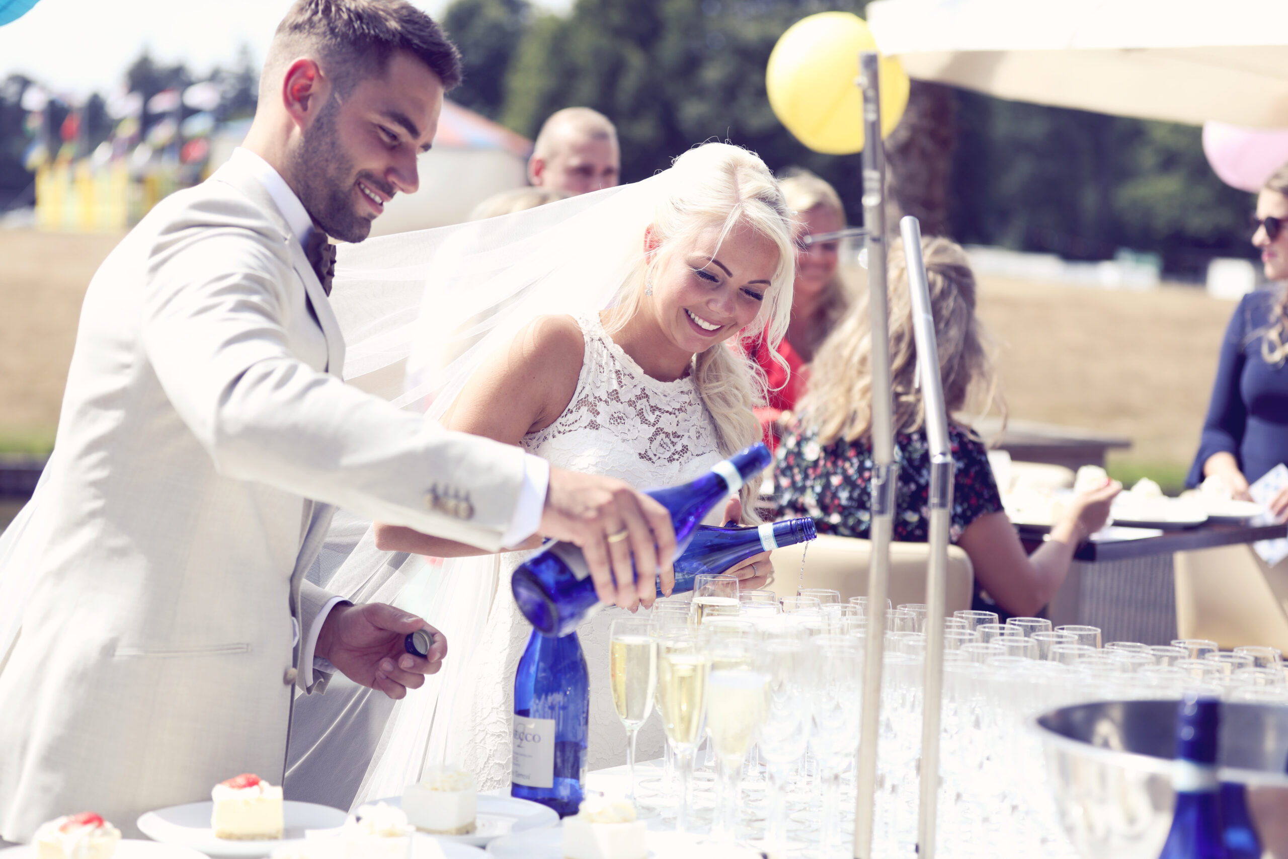 Fotografie - Suus' FotoSjop - Oldenzaal - Enschede Hengelo - Twente - De Lutte - Denekamp - Borne - Losser - Almelo - Studio - Locatie - Portret - Spontaan - Huwelijk - Bruid - Bruiloft - Liefde - Partner - Bruidegom - Trouwen - Wedding - Bruidsfotografie - Bruidsfotograaf - Huwelijkfotografie - Huwelijksfotograaf _ Weddingfotografie - Weddingfotograaf