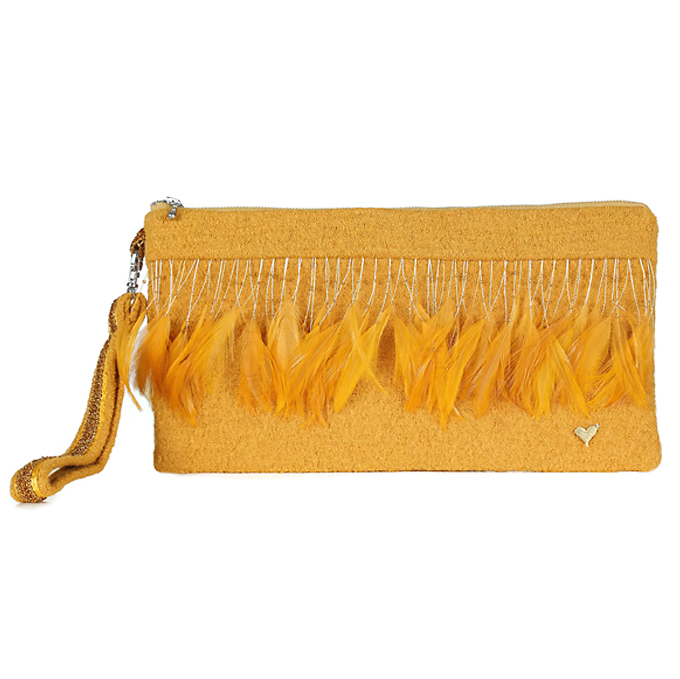 Gele clutch met veren, packshot