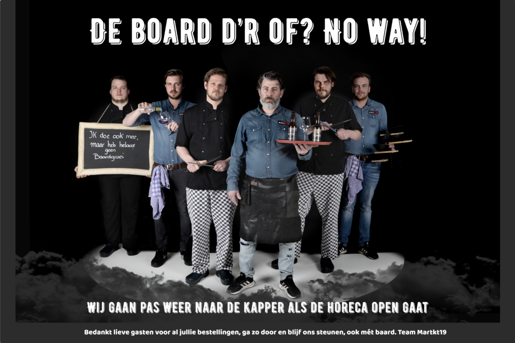 Kappersteam met krijtbord 'De board d'r of? No way!', social media campagne
