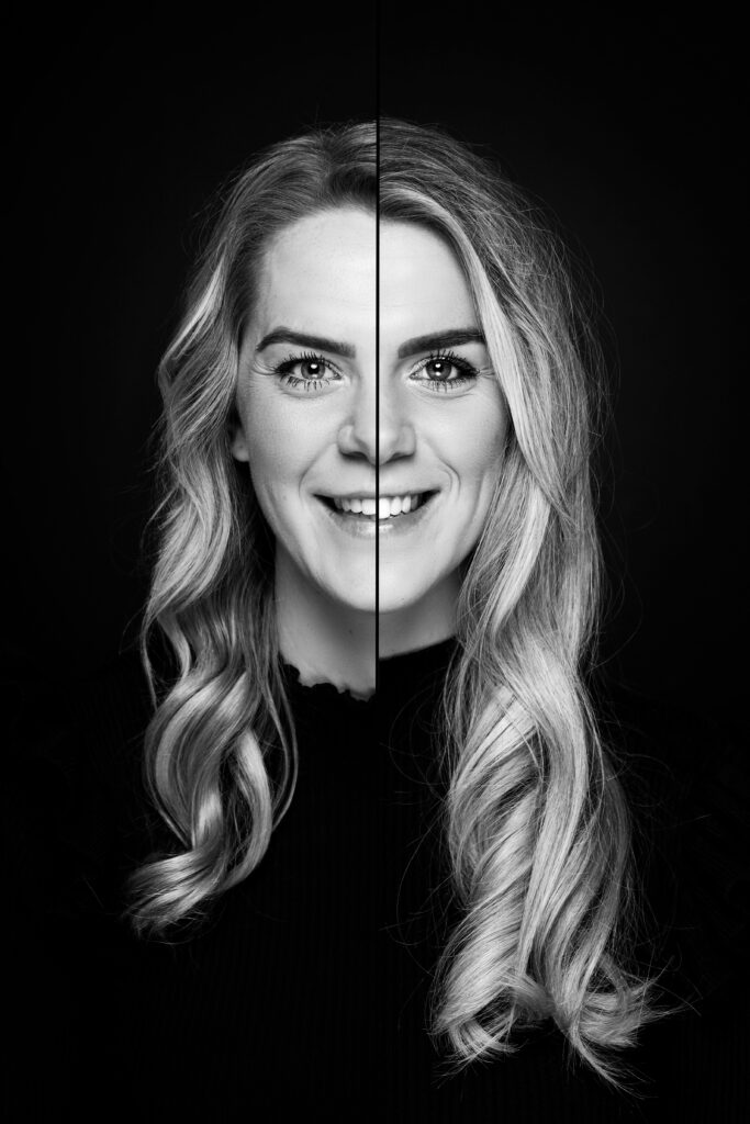 Portret van een vrouw met lange krullen half in kleur en half zwart-wit